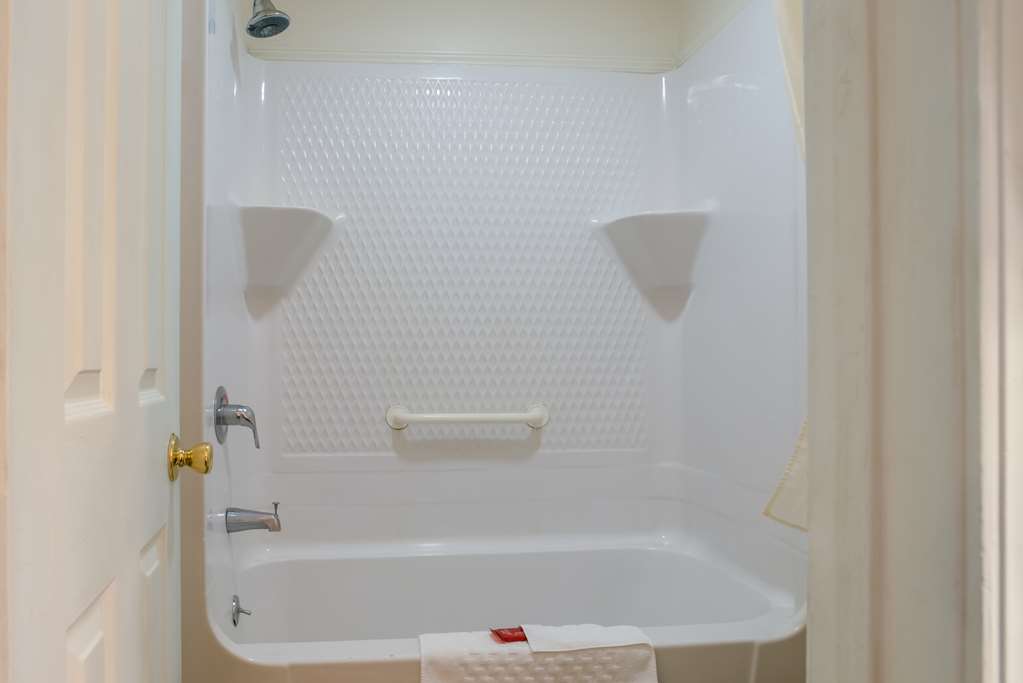 SureStay Hotel By Best Western Leesville - photo 20