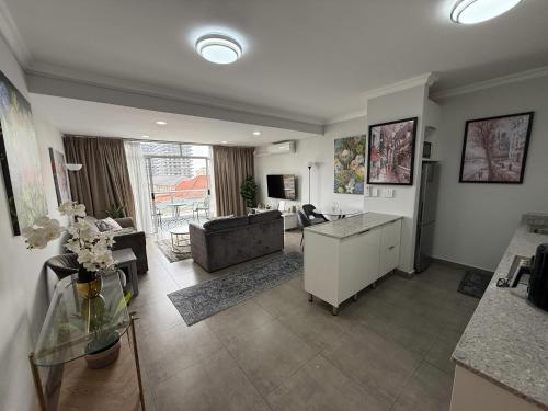 INVERNESS 14 Camberwell Road SEA POINT BEST LOCATION super luxury one bedroom with pool balcony garden & Sea Views