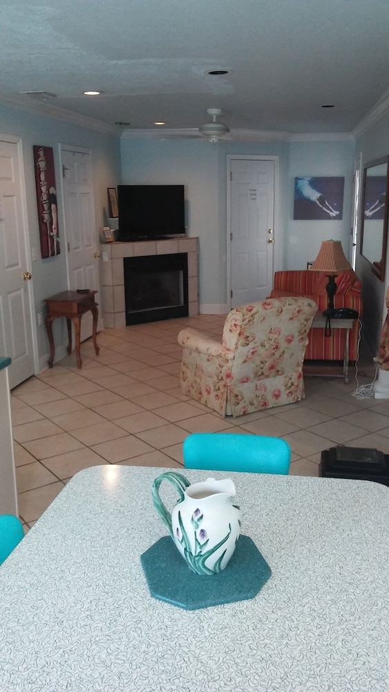 Pineapple Villas on Laguna Beach - photo 41