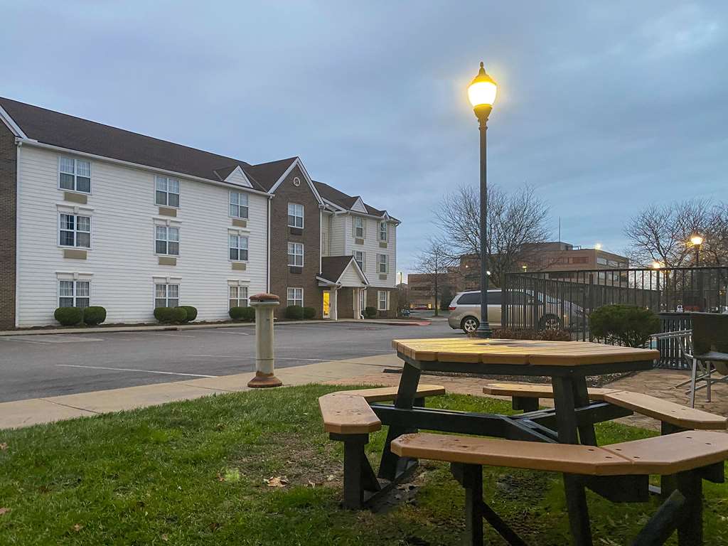 MainStay Suites Middleburg Heights Cleveland Airport - photo 5