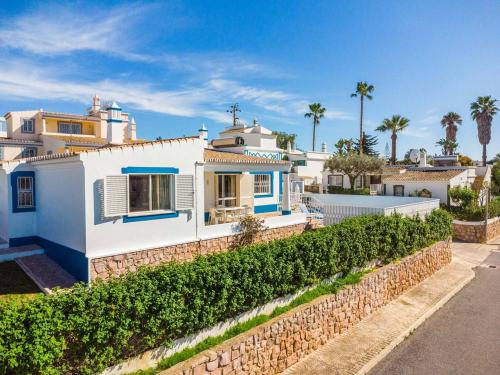 Villa Eulália — 4-Star Luxury Hotel in Guia, Portugal