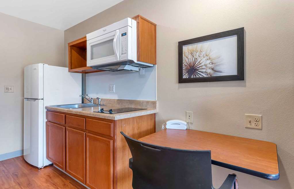 Extended Stay America Select Suites Colorado Springs - photo 8