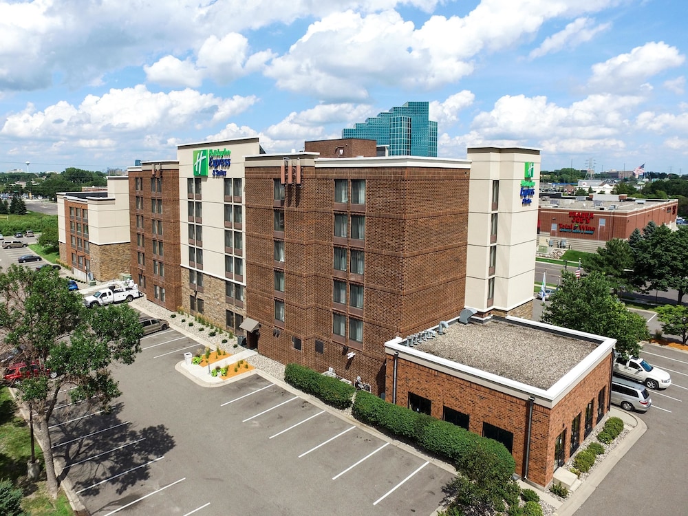 Holiday Inn Express & Suites Bloomington MPLS Arpt Area W by IHG - photo 46