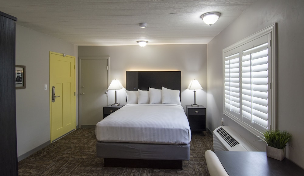 Americana Modern Hotel - photo 7
