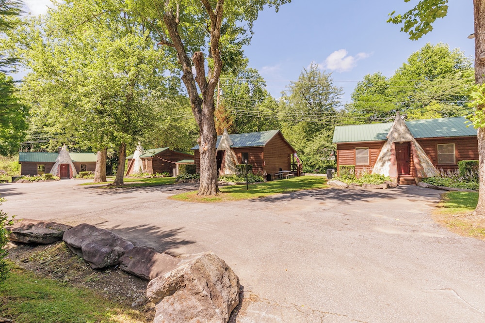 Qualla Cabins and Motel Cherokee near Casino - photo 9
