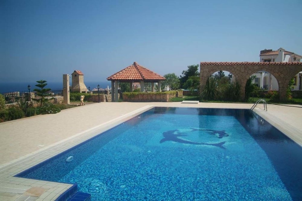 Villa Sunset Valley — 4-Star Luxury Hotel in Kyrenia, Cyprus