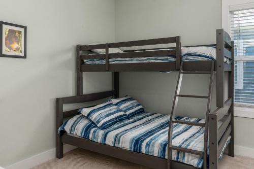 A Sloth's Retreat by Oak Island Accommodations - photo 4