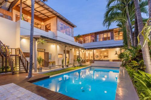 Villa Kampung 7BR Villa Private Pool Yoga Gym 10min Canggu Surfing Beach — 4-Star Luxury Hotel in Kerobokan, Indonesia