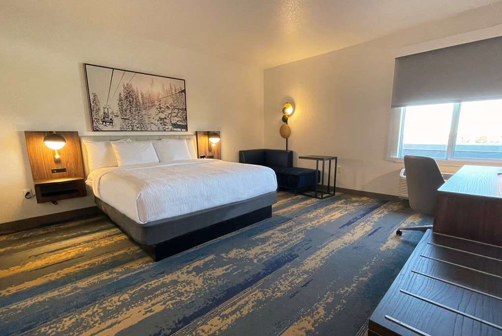 La Quinta Inn & Suites by Wyndham Denver Parker - photo 18