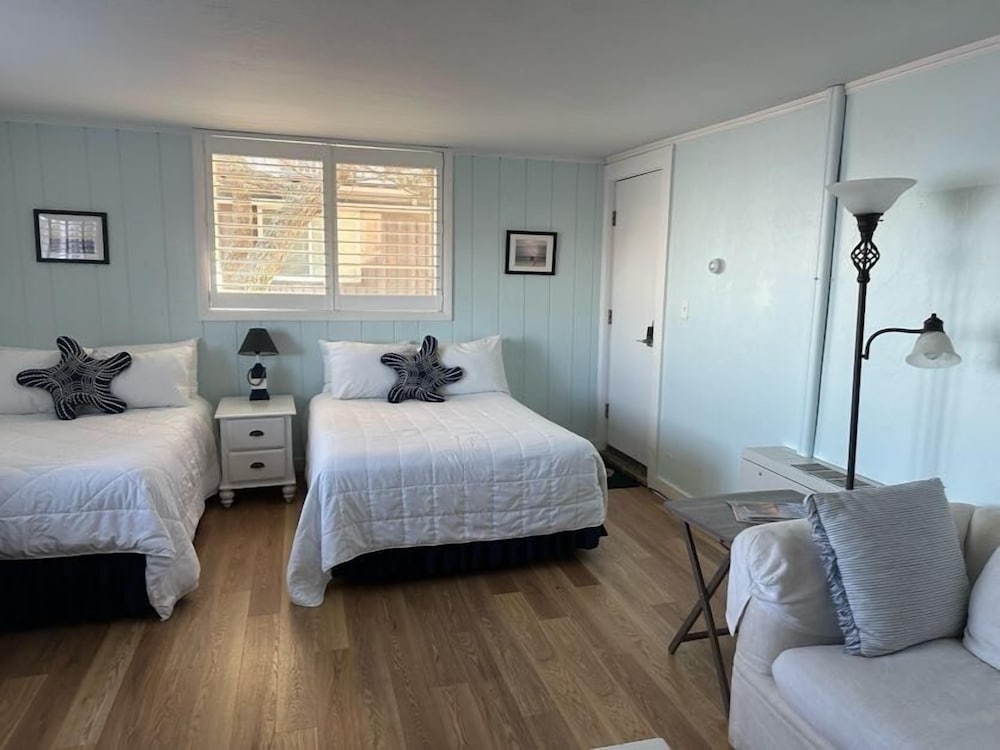 Vineyard Harbor Motel Private Beach - photo 165