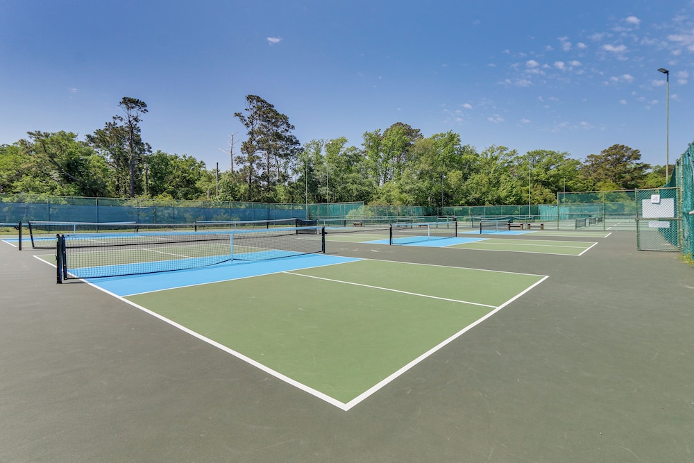 Walk to Beach: Resort Perks at Hilton Head Condo - photo 24