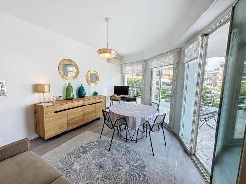 Arm1 Beau 2 Pieces Avec Terrasse D’angle