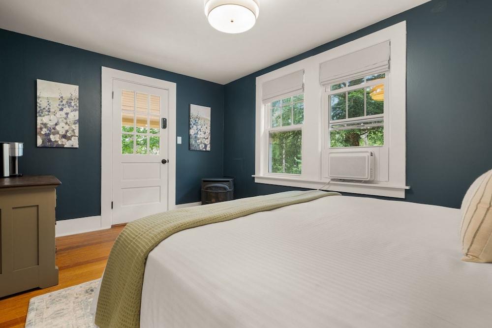 The Aurora Inn & Cottages - photo 45