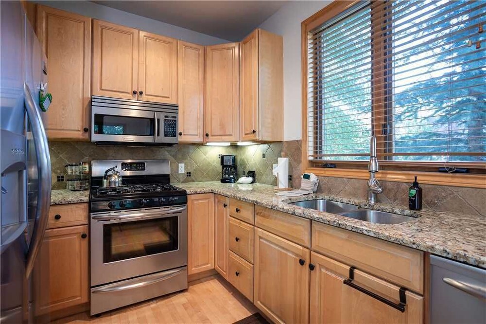 Evergreen Townhome #1 - photo 17