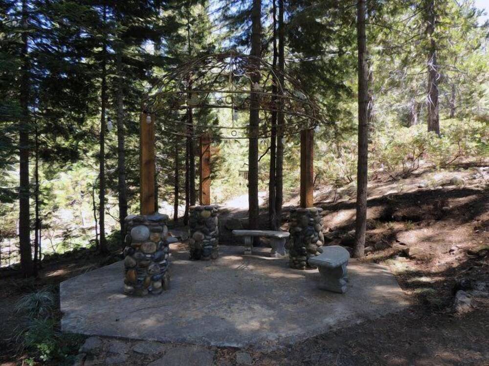 Shaver Lake Village Hotel - photo 105
