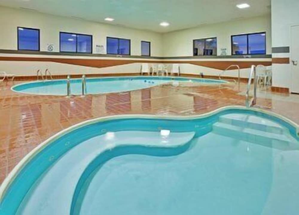 Baymont by Wyndham West Plains - photo 24