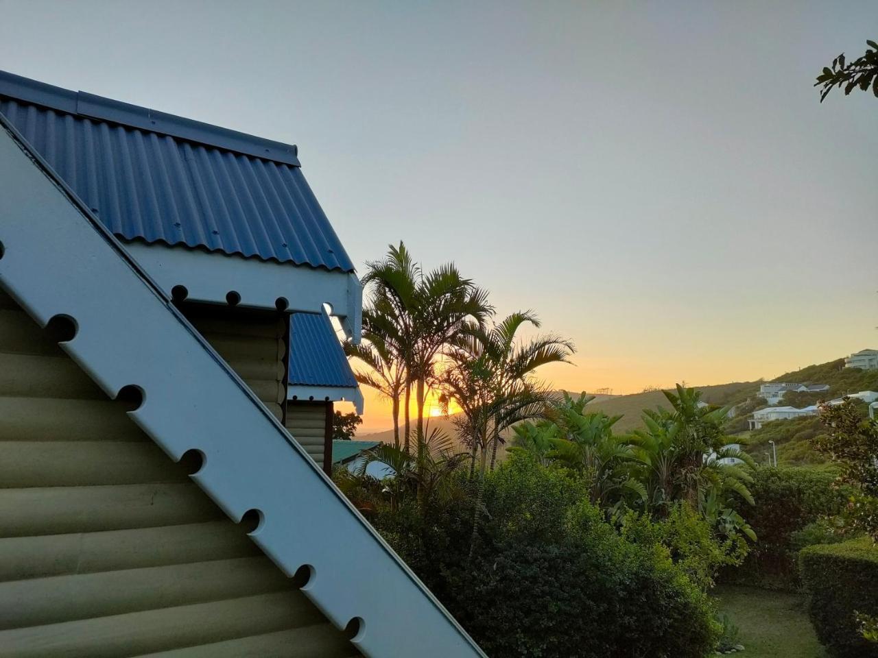 Brenton Cottage at 90 Is a No Sea View Pet Friendly Self Catering 2 Sleeper — 4-Star Luxury Hotel in Knysna, South Africa
