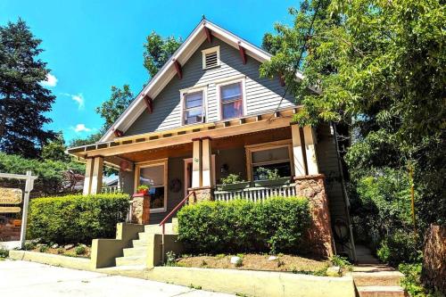 Manitou Springs White Yarrow Inn House — 4-Star Luxury Hotel in Manitou Springs, United States