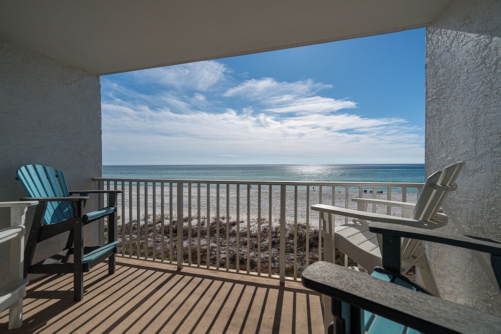 Edgewater Oasis Gorgeous Resort Condo on Beach - photo 28