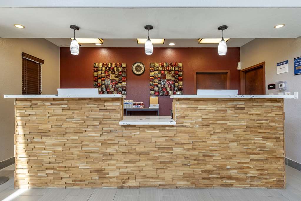 Best Western Plus Victoria Inn & Suites - photo 7