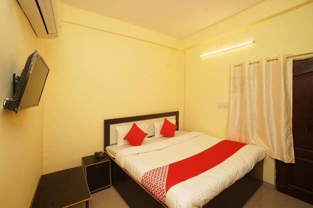 Hotel Paawan Home Stay & Restaurant by OYO Rooms in Haldwani, India