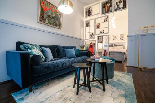 Designer Loft Ferienwohnung im Zentrum mit Tiefgaragen Parkplatz Waschmaschine und Privatterrasse — 4-Star Luxury Hotel in Leipzig, Germany