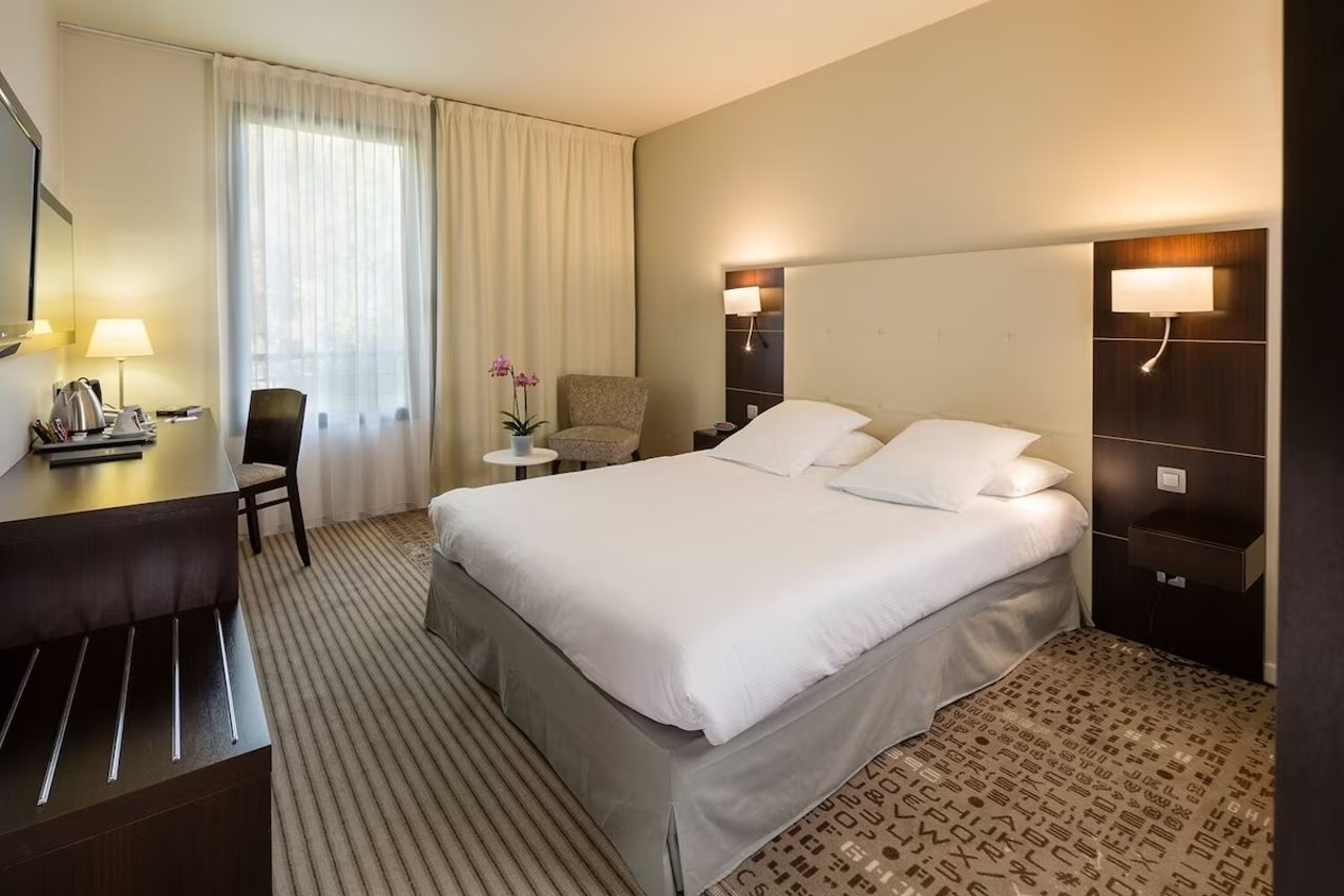 Mercure Aix en Provence La Duranne Gare TGV - carbon neutral hotel in Aix-En-Provence