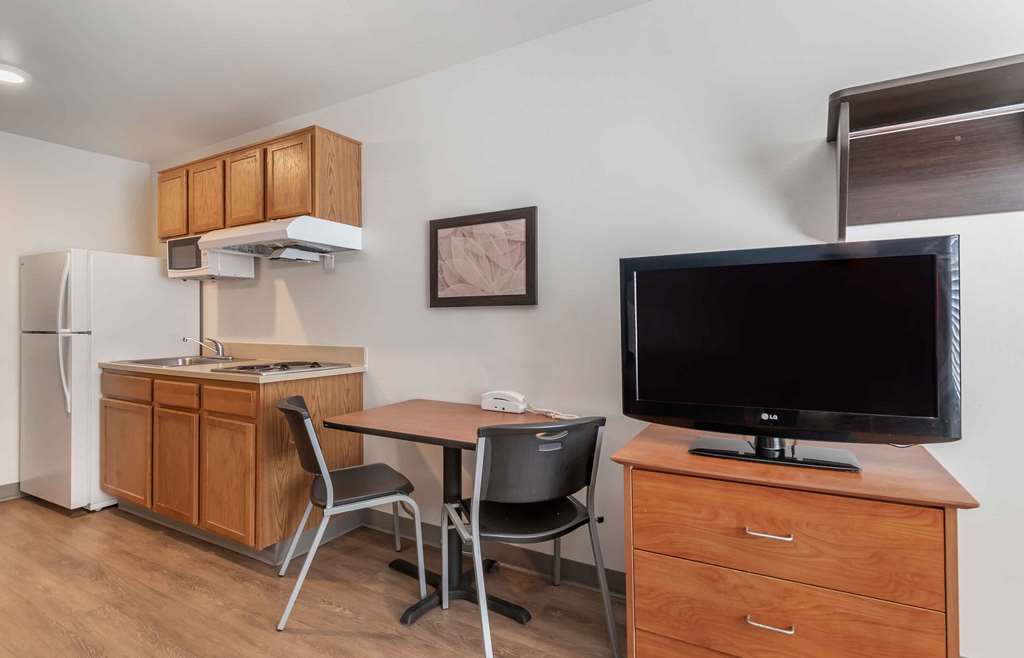 WoodSpring Suites Austin Northwest - photo 11