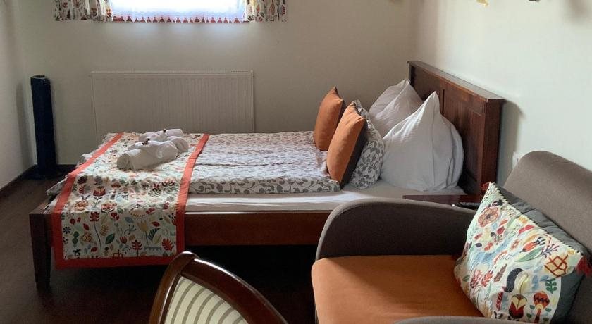 Cherry Apartmanház — Sarvar — photo 2