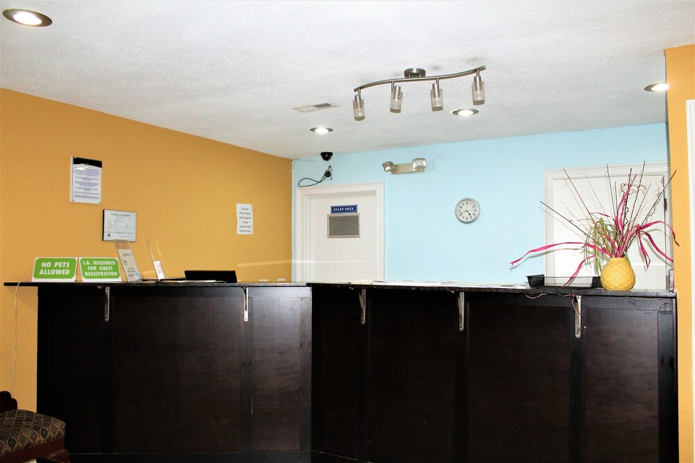 Airport Inn Chattanooga - photo 2