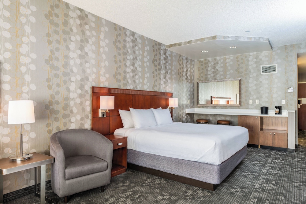 Courtyard by Marriott Newark University of Delaware - photo 12