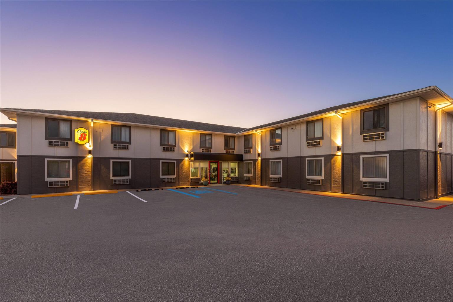 Super 8 by Wyndham Rock Port MO - featured photo