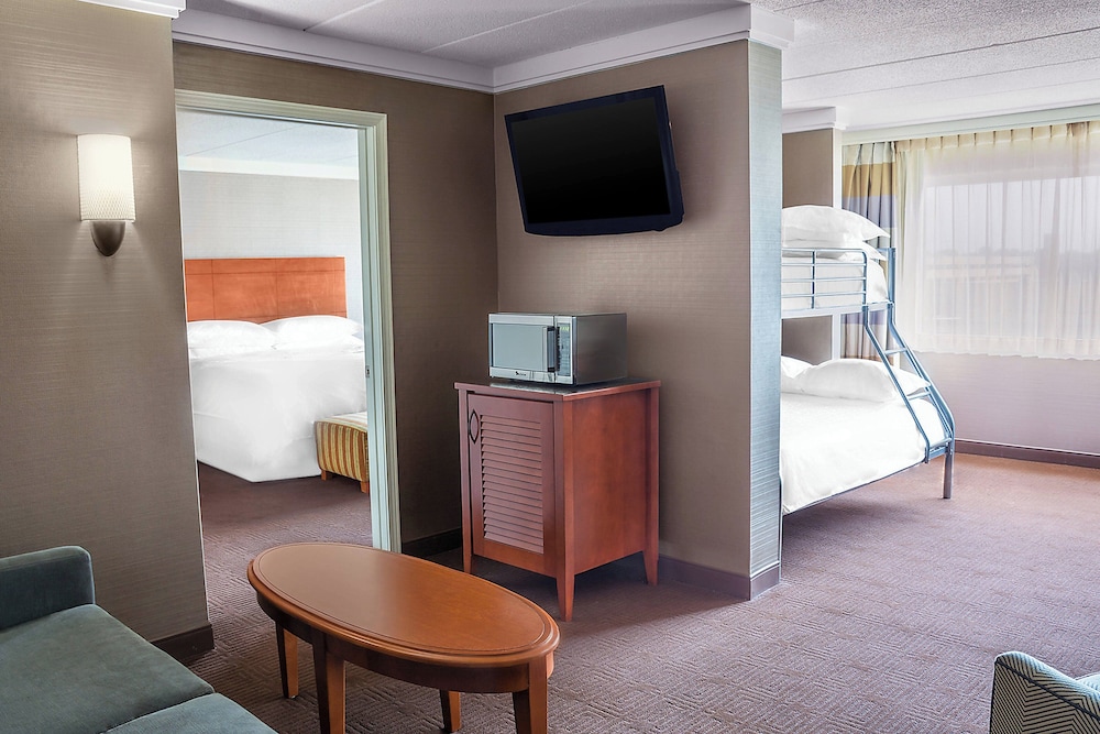 Sheraton Niagara Falls - photo 9