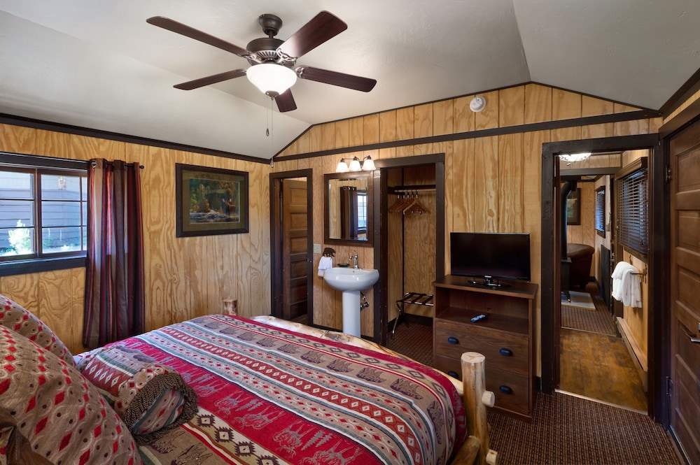 Grand Lake Lodge - photo 13