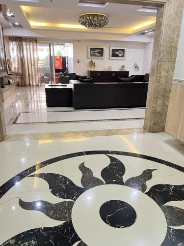 R&R Entire Rental Unit — 5-Star Luxury Hotel in Manila, Philippines