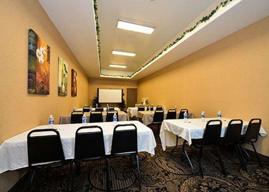 Comfort Suites Bay City East - photo 13