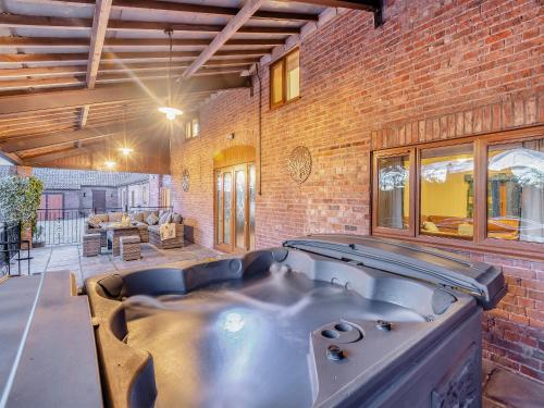 Barn House — 5-Star Luxury Hotel in Boston, United Kingdom