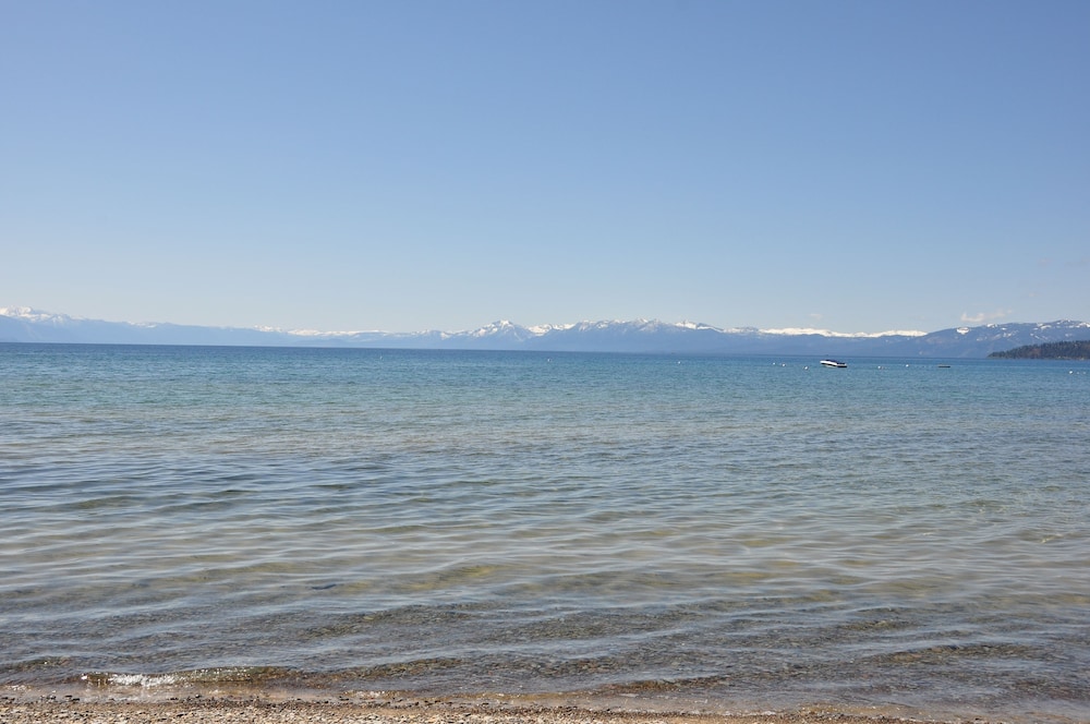 Mourelatos Lakeshore Resort - photo 38