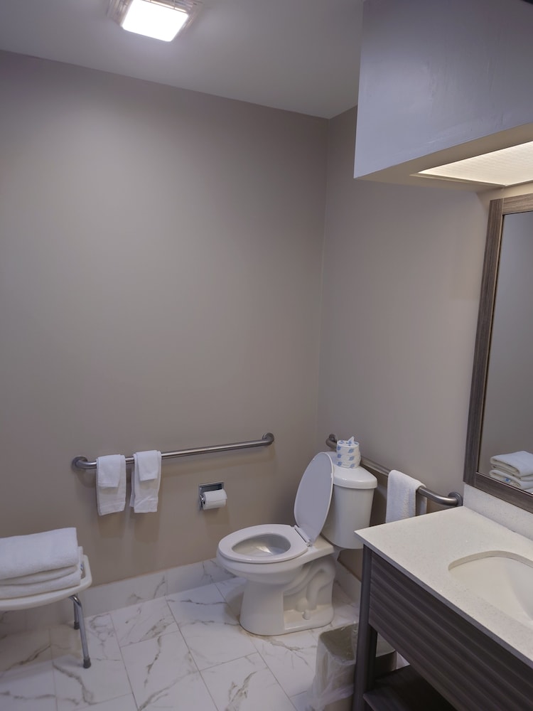 Baymont by Wyndham Adairsville - photo 17