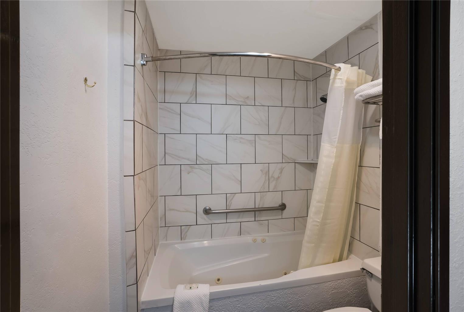 Quality Inn & Suites Junction - photo 28