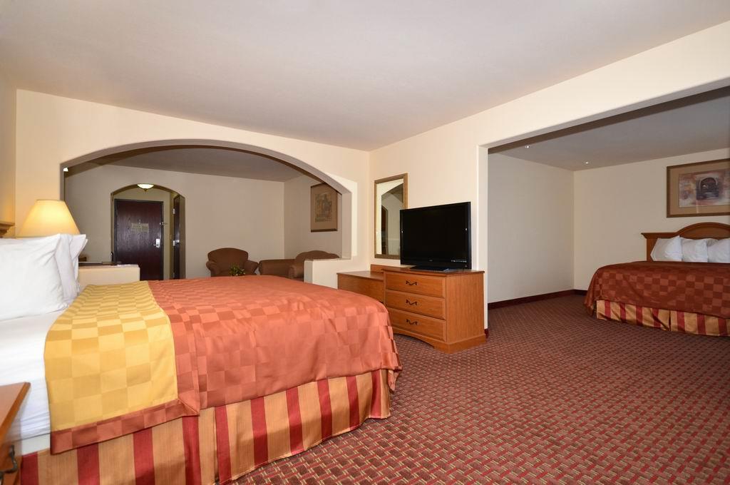 Best Western Casa Villa Suites - photo 13