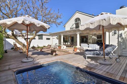 Ants Nest private garden with pool in Hermanus, South Africa