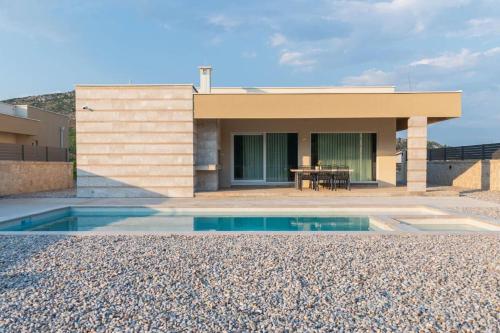 Villa Ero — 4-Star Luxury Hotel in Capljina, Bosnia and Herzegovina