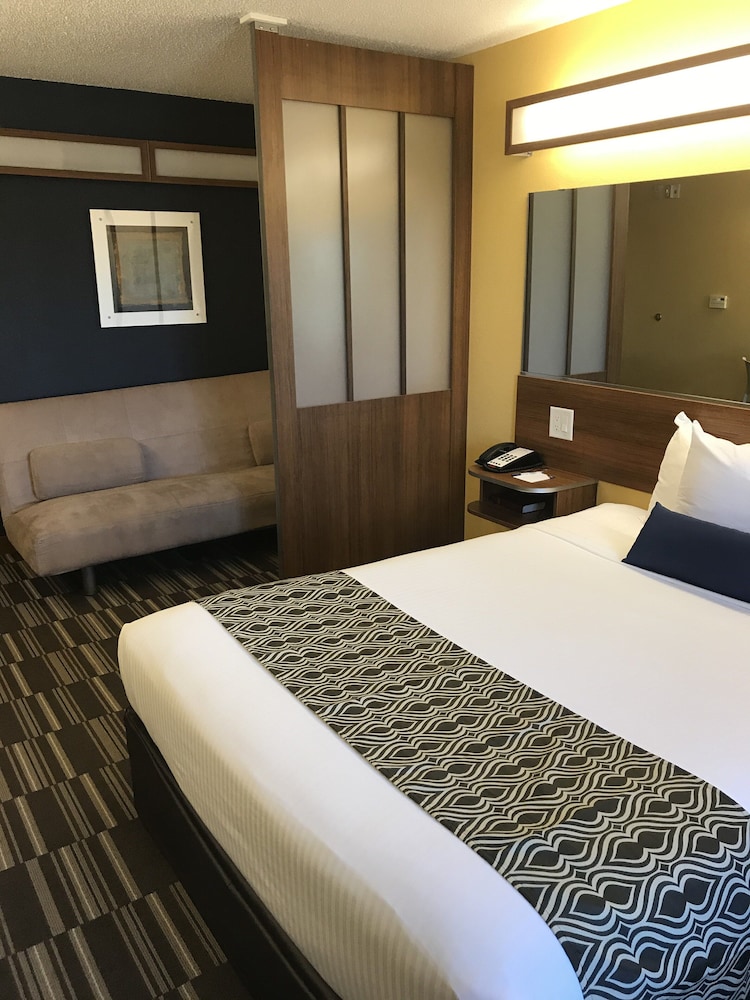 Microtel Inn & Suites by Wyndham Columbus Near Fort Benning - photo 17