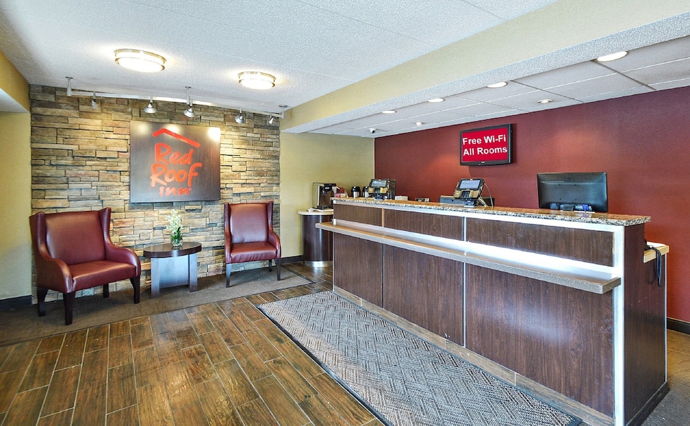 Red Roof Inn Louisville Expo Airport - photo 3