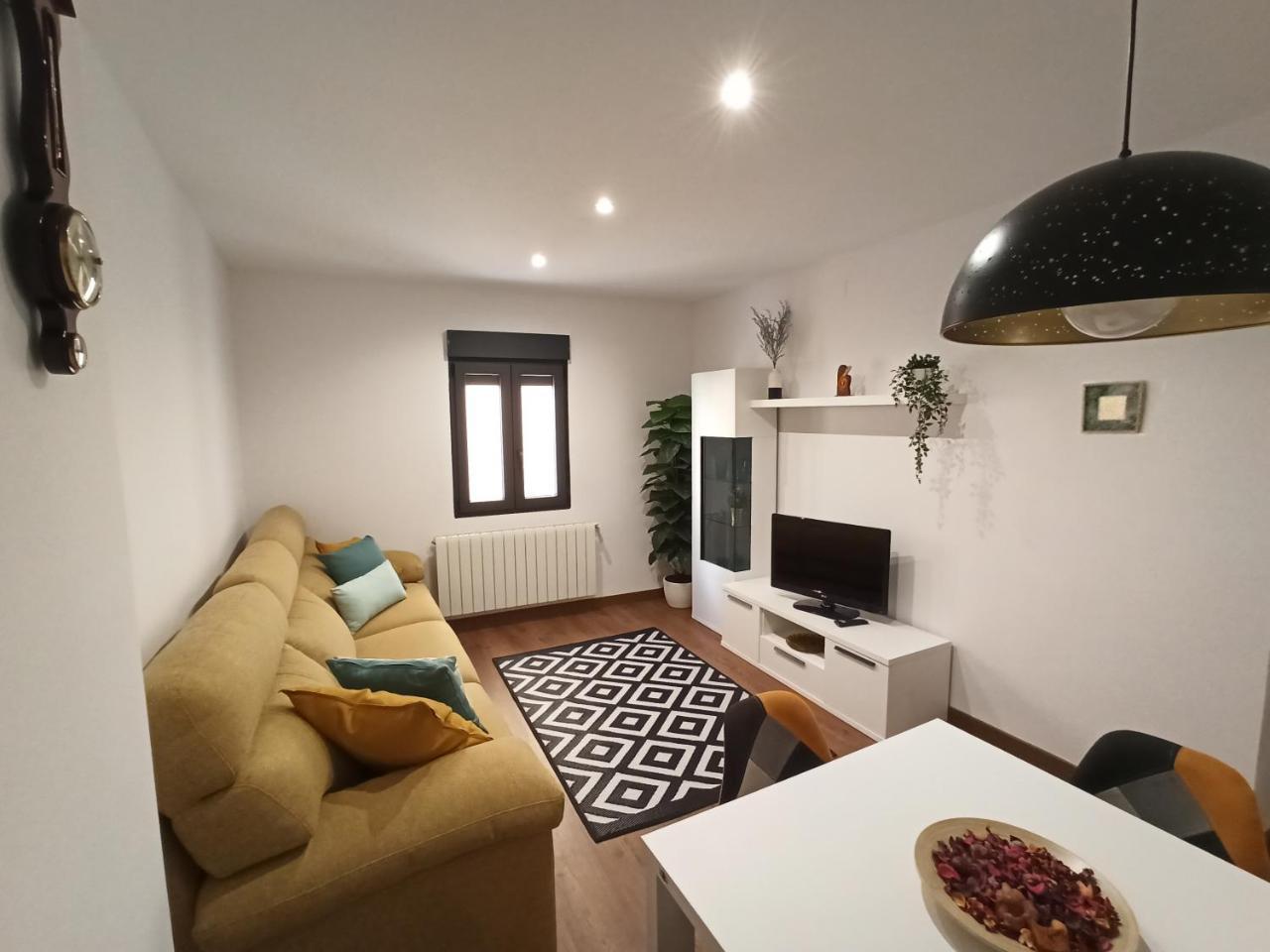 Family Cuenca in Cuenca, Spain