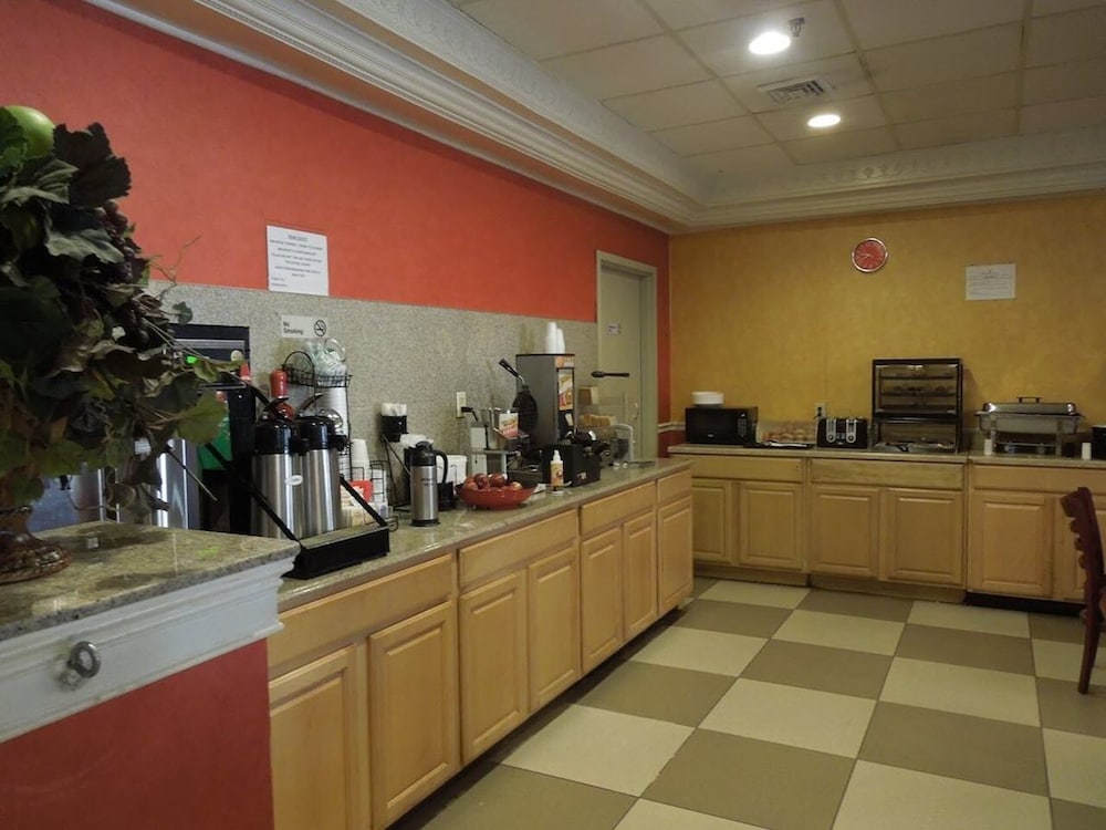 Ramada by Wyndham East Orange - photo 18