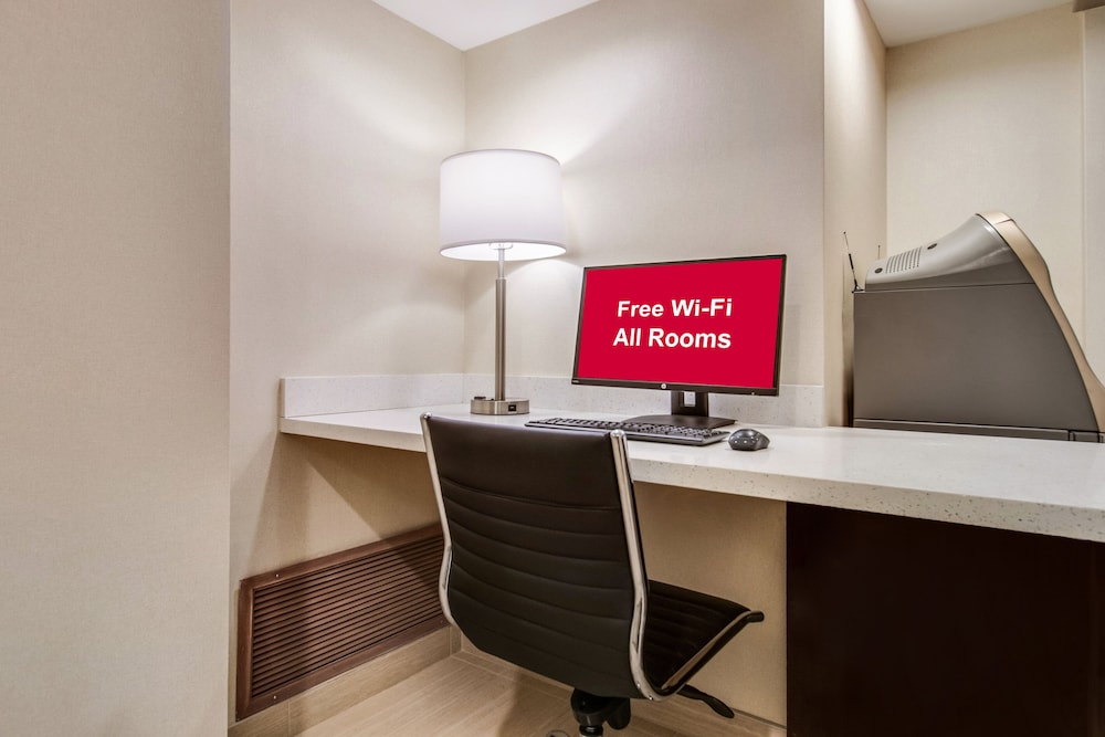 Red Roof Inn PLUS Dallas Addison - photo 34