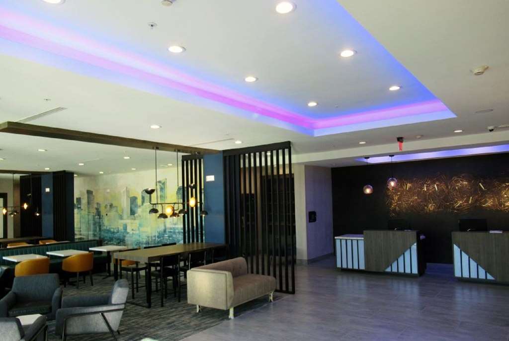 La Quinta Inn & Suites by Wyndham Dallas Fairpark - photo 13