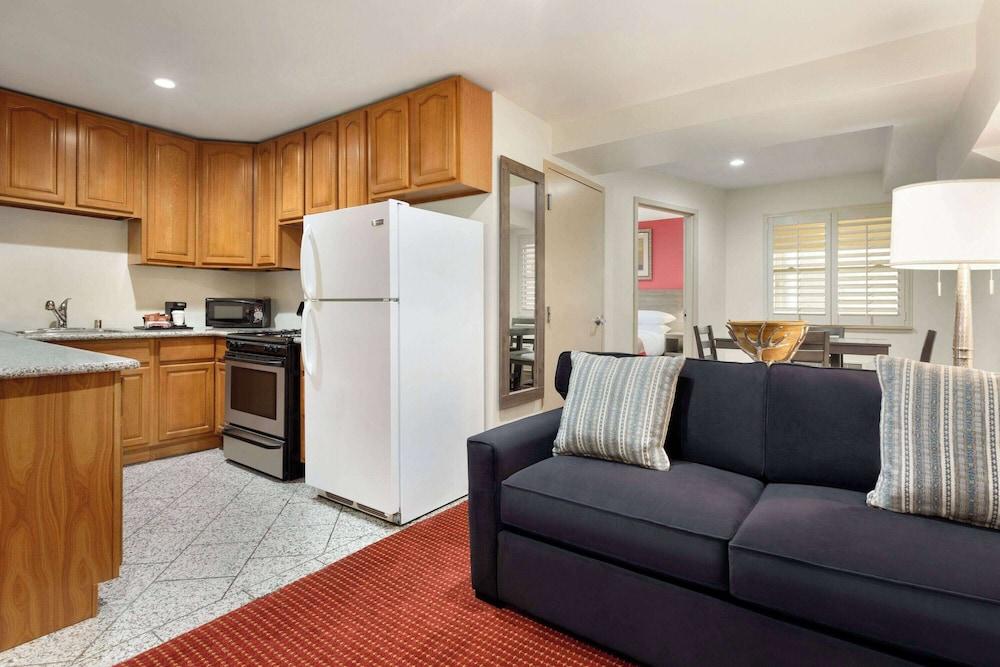 Ramada By Wyndham Oakland Downtown City Center - photo 19
